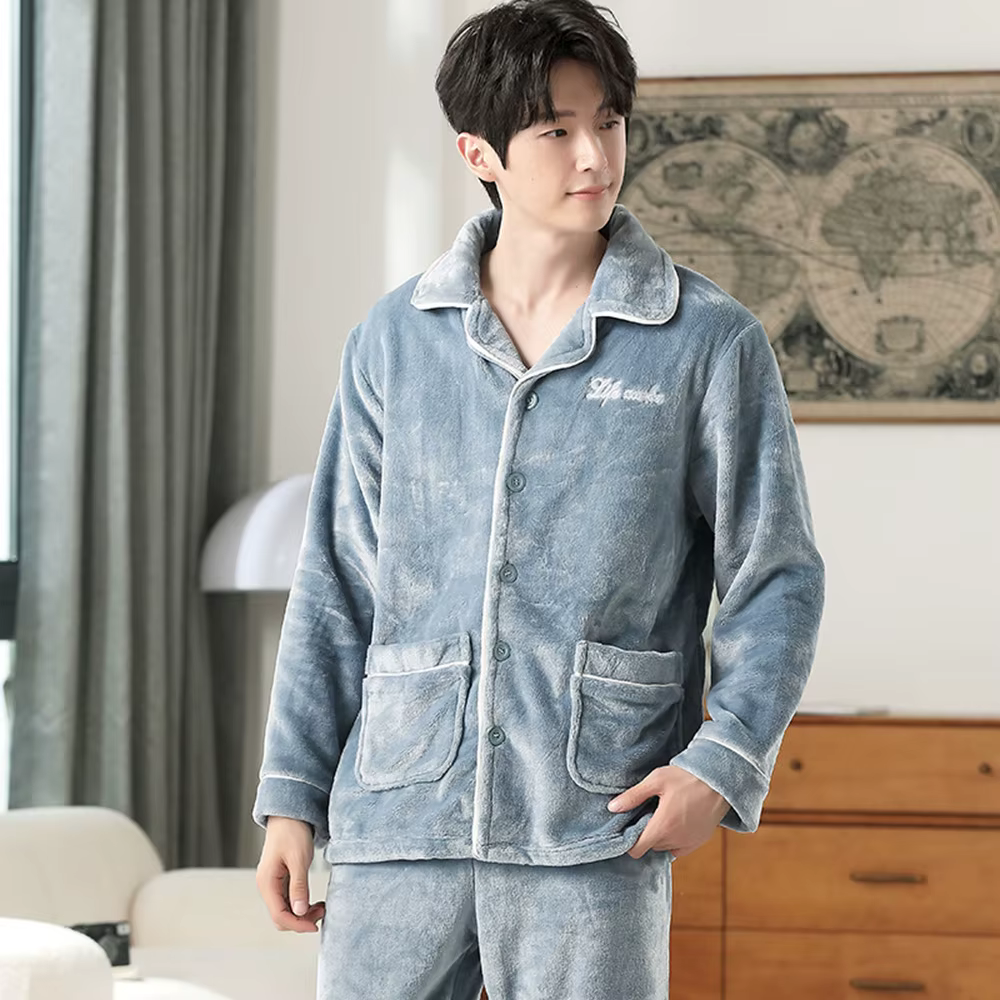 Pyjamas pour hommes - en polaire corail épais et rembourré pour l'hiver. Vêtements d'extérieur pour 