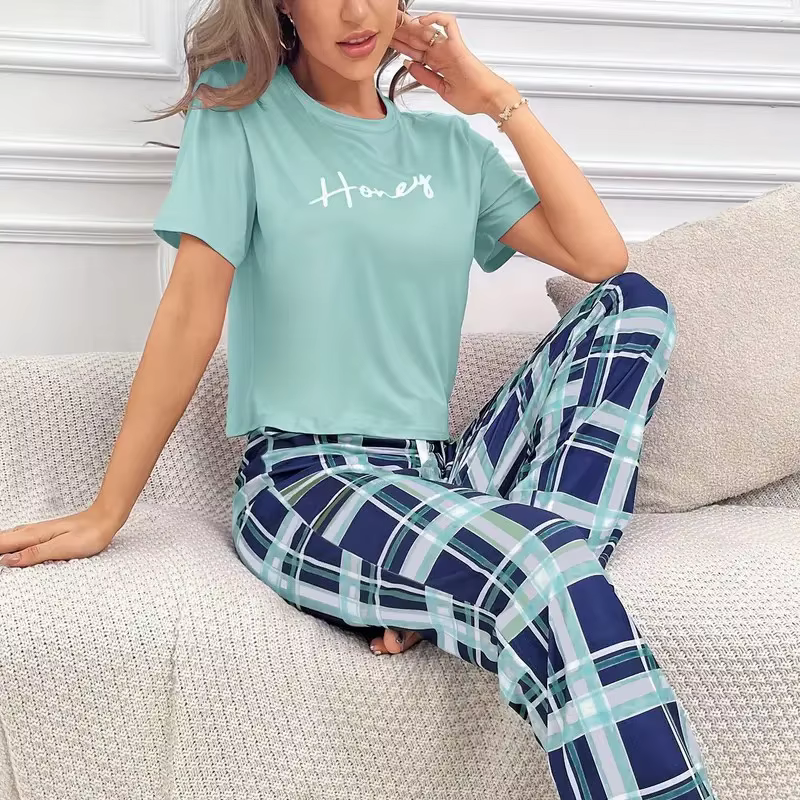 Ensemble de pyjama à imprimé lettre pour femmes, haut à manches courtes, pantalon à carreaux avec nœ
