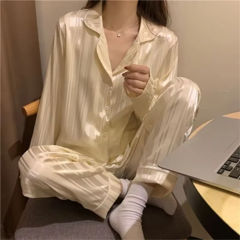 Pyjama grande taille pour femme, rayures tendance, style décontracté et élégant, tenue d'intérieur d