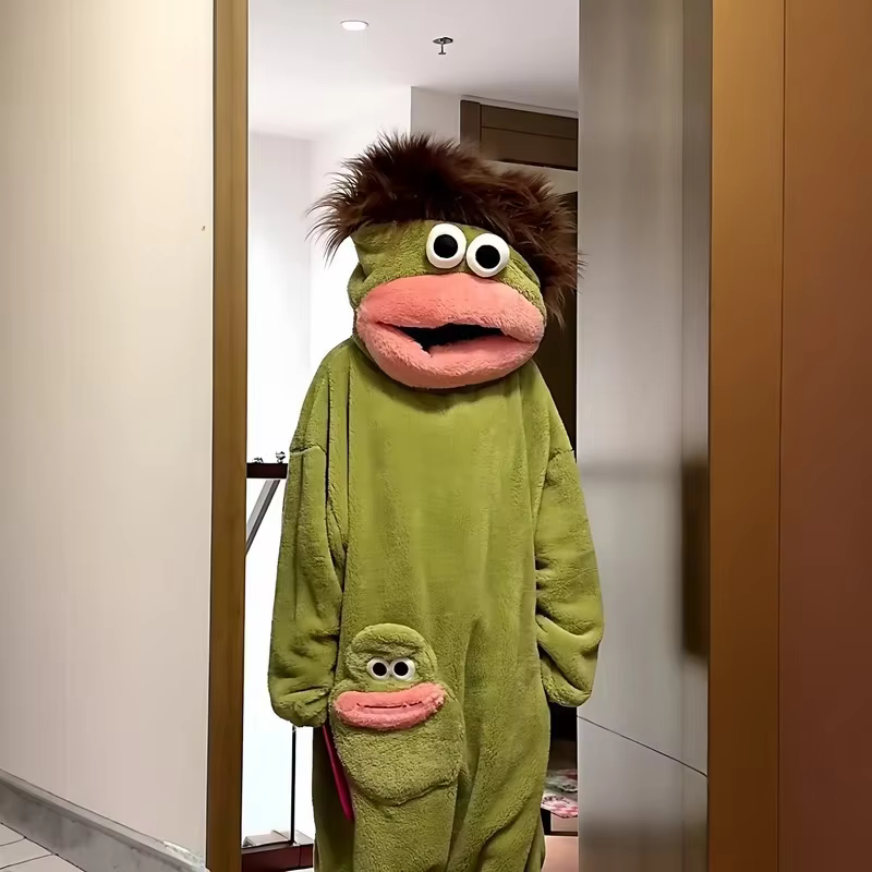 Nouvelle combinaison-pyjama 2026 à poils longs motif grenouille triste, pour hommes et femmes, style