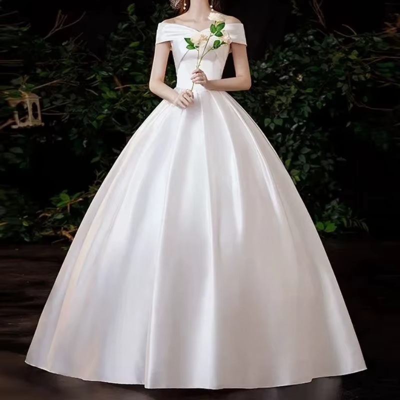 Robe de soirée élégante en satin pour femme, épaules dénudées, avec lanière dorsale, style robe de b