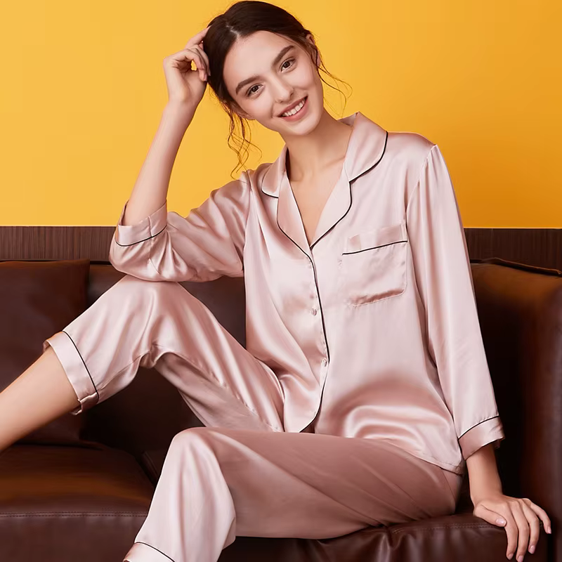 Pyjama en soie mûre pour femme