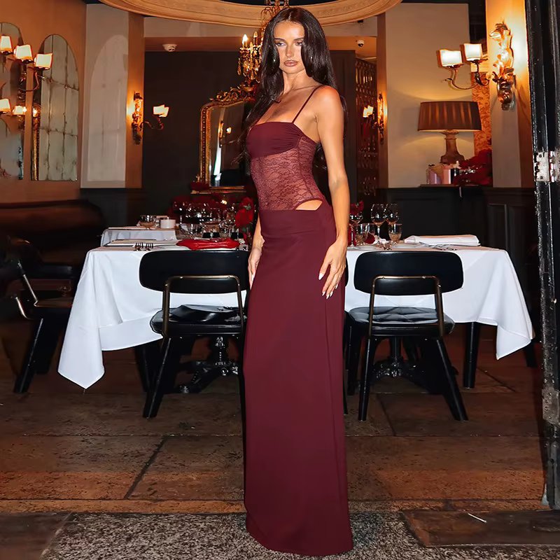 Robe longue ajustée en dentelle pour femme