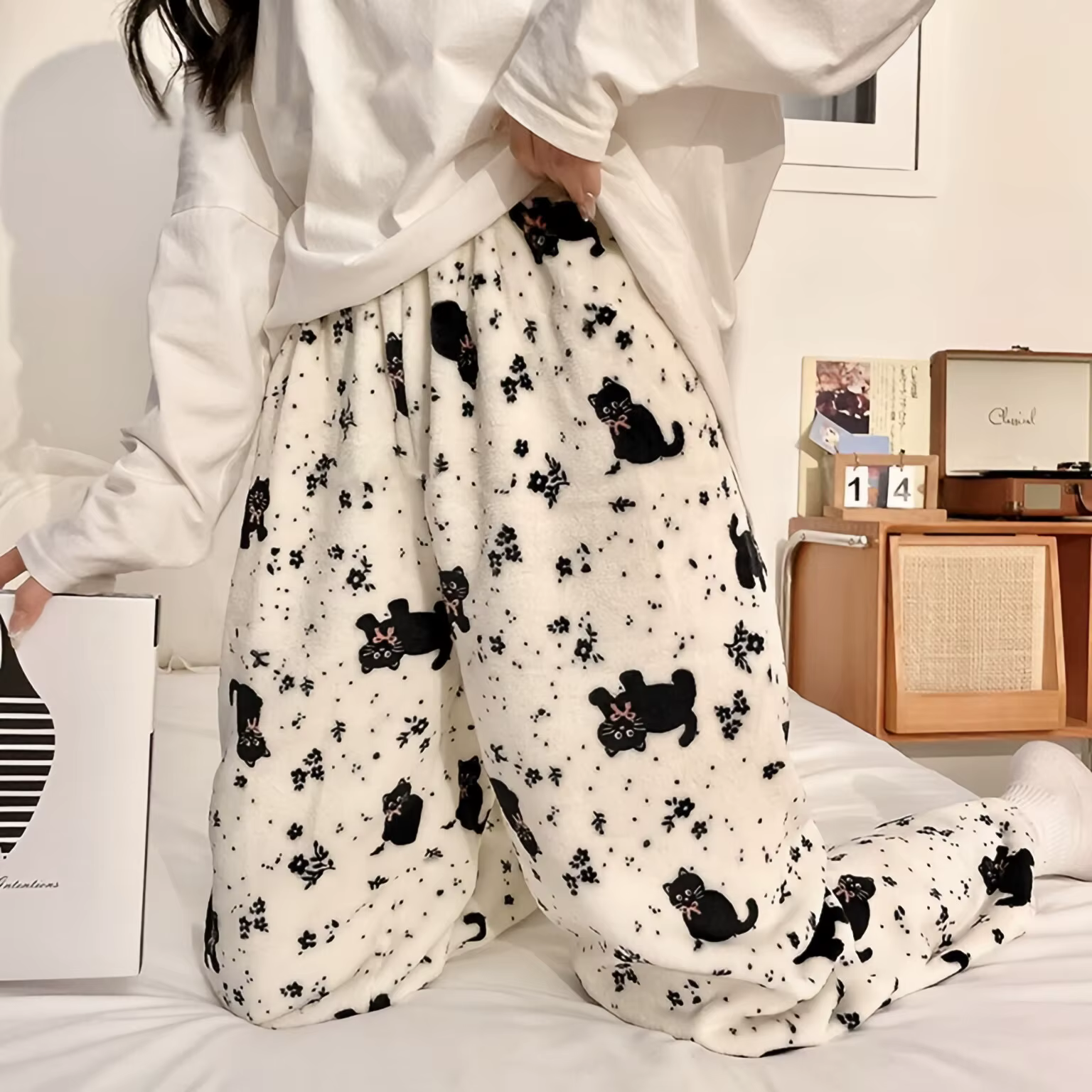 Chat noir dessin animé pyjamas pantalon Kawaii noël PJS coréen femmes hiver chaud moelleux flanelle vêtements de nuit