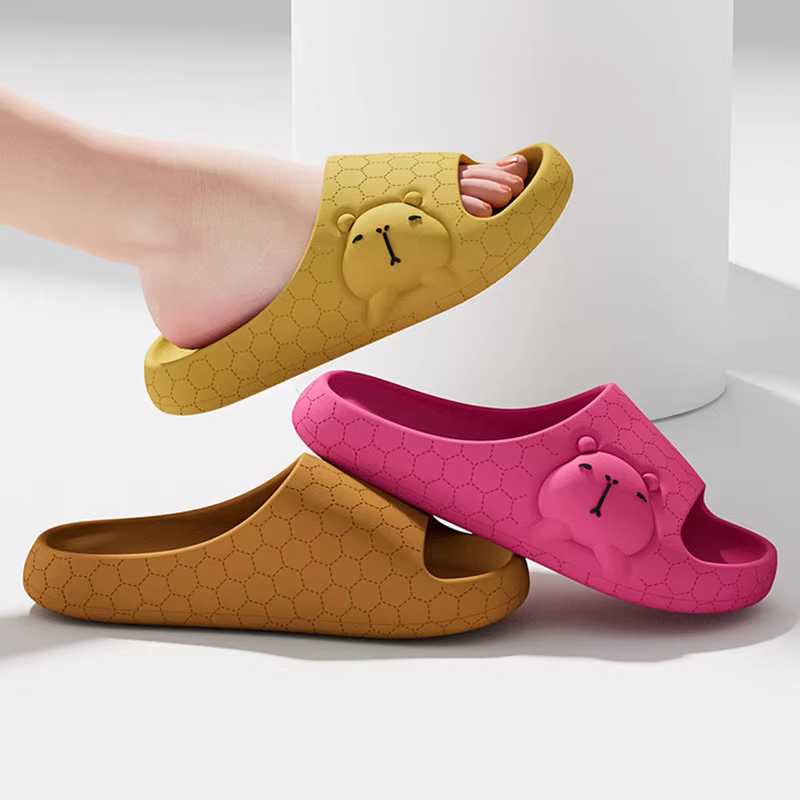 Mignonnes pantoufles d'intérieur Capybara pour femmes