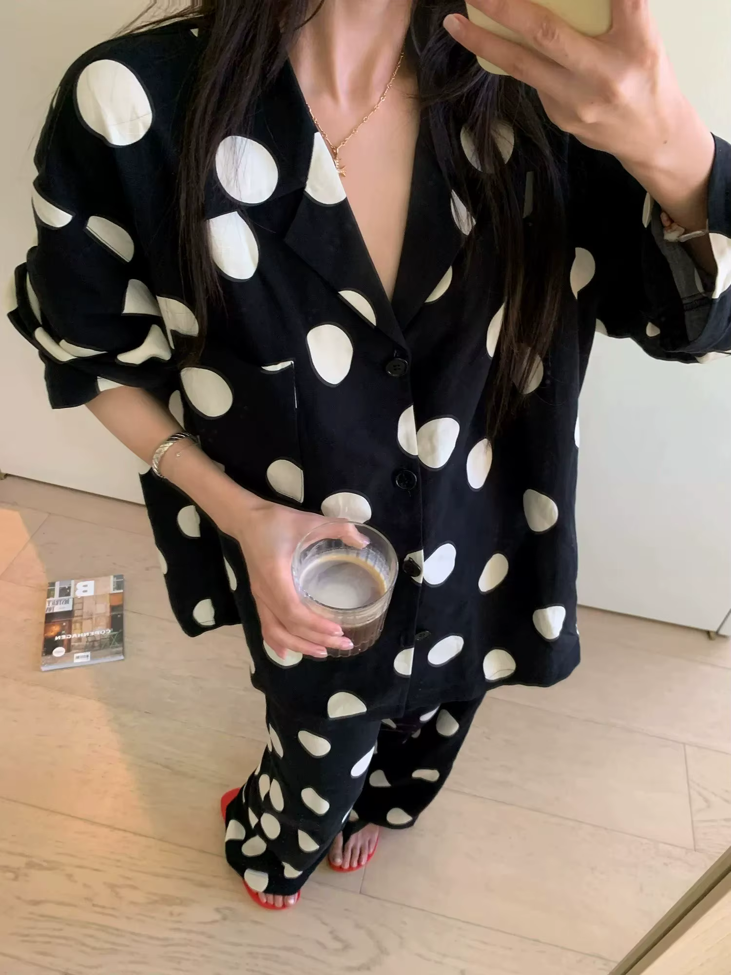 Pyjama pour femmes 2026 Nouvelle collection ample noir et blanc haut de gamme
