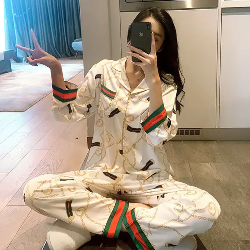 Femmes grande taille pyjamas soie à manches longues école vêtements de détente deux pièces mode sangle chaîne motif