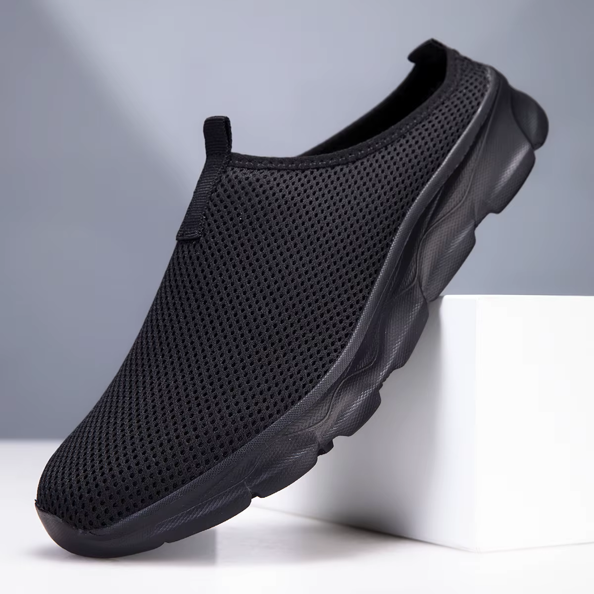 Nouvelles pantoufles plates pour hommes