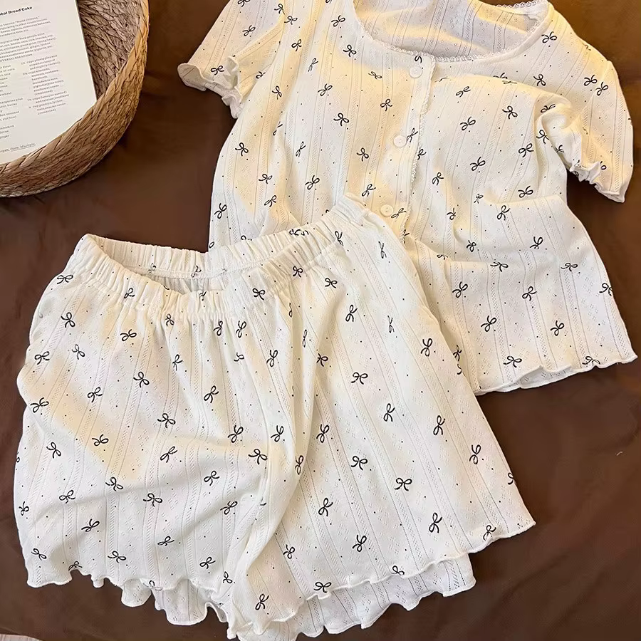 Pyjama Sweet Girl à manches courtes et short avec coussinets de poitrine et nœud