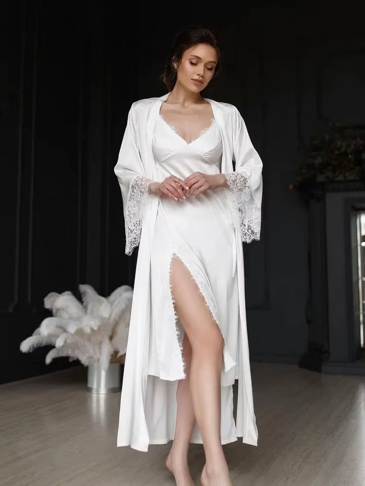 Ensemble de Nuisette et Peignoir en Soie Luxueux pour Femme