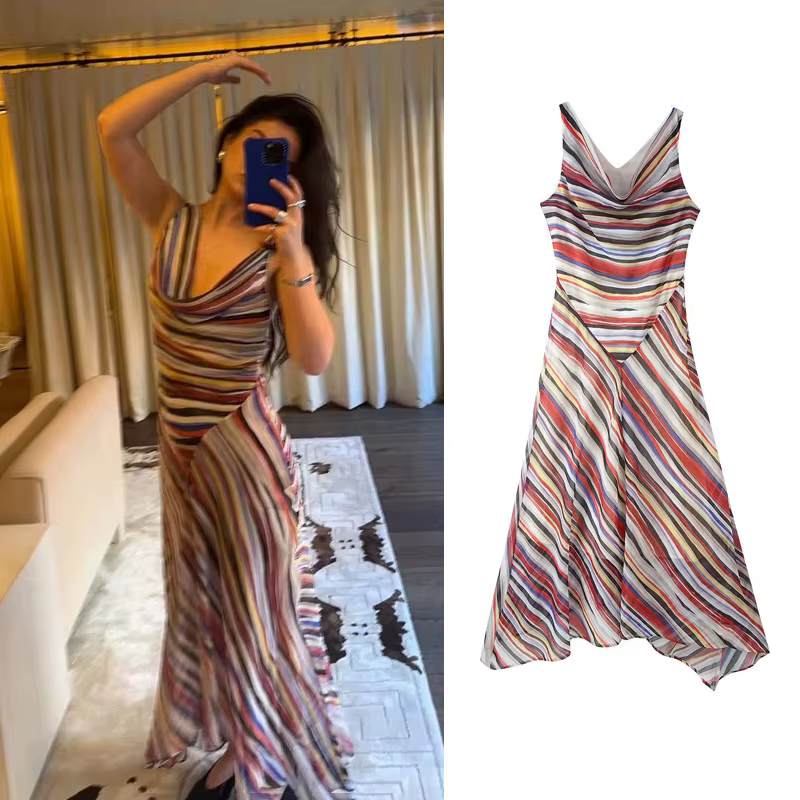 Robe longue chic sans manches à rayures et bretelles spaghetti pour femme