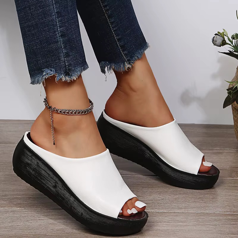 Pantoufles à plateforme Peep Parker optique pour femmes