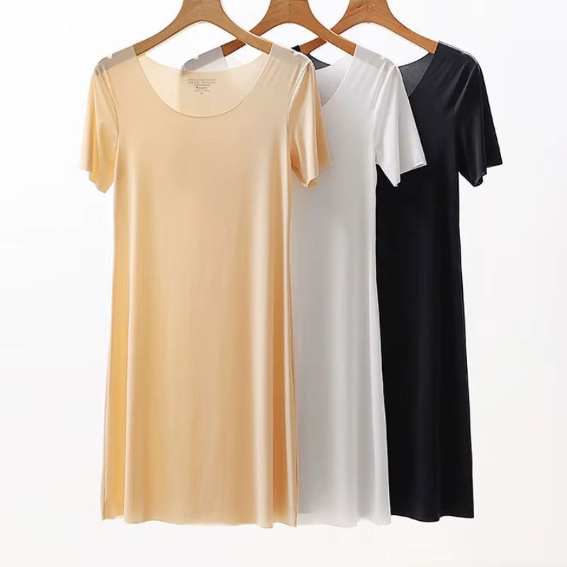 Robe de nuit en satin de soie pour femme