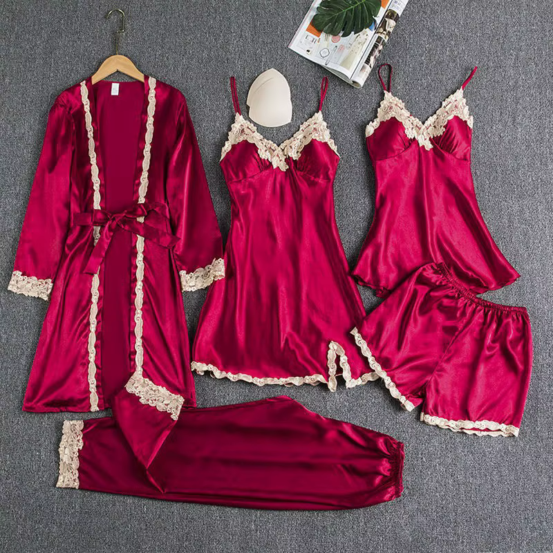 Nouvel Ensemble de Pyjama de Luxe en Satin 5 Pièces pour Femme 2025 – Vêtements de Nuit Soyeux avec Robe