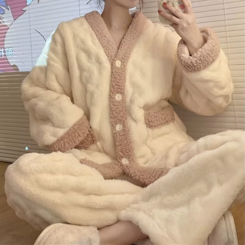 Pyjama en molleton de corail pour femme