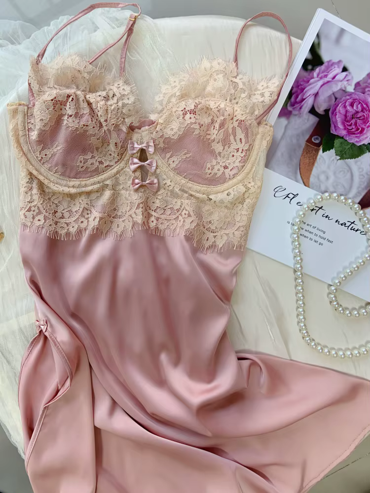 Vêtements de nuit violets pour dames