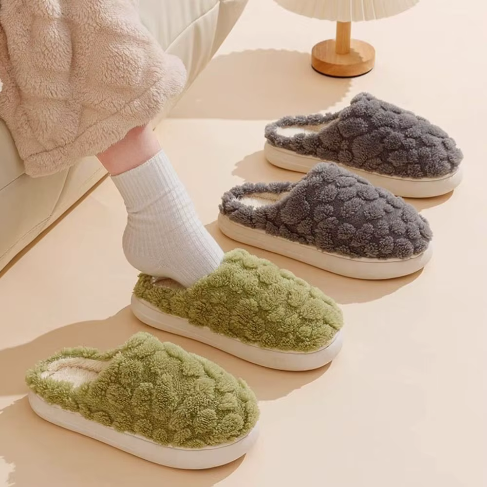 Pantoufles chaudes en velours confortables