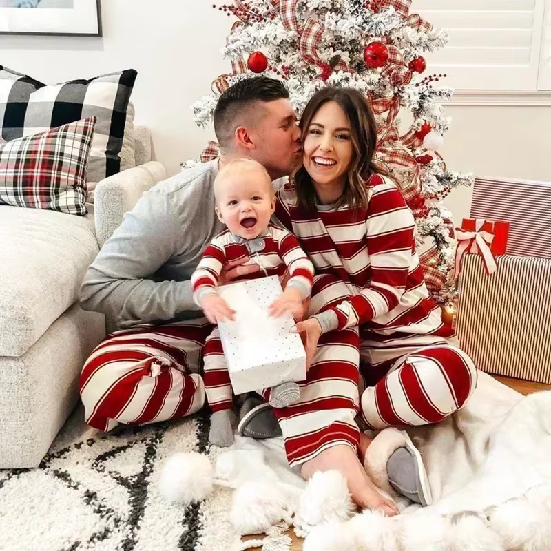 Joyeux Noël 2025 Mère Père Enfants Ensemble de pyjamas assortis Rayé Pyjama ample décontracté