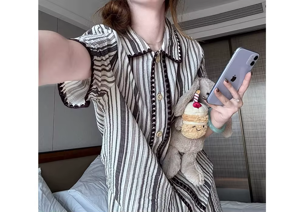 Pyjama rayé 2026 pour femme – Ensemble d'été à manches courtes avec cardigan haut de gamme pour la maison