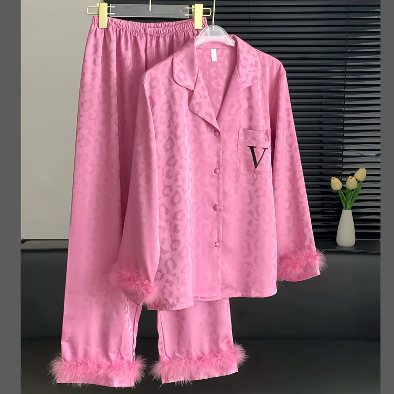 Pyjama léopard à manches longues pour femmes