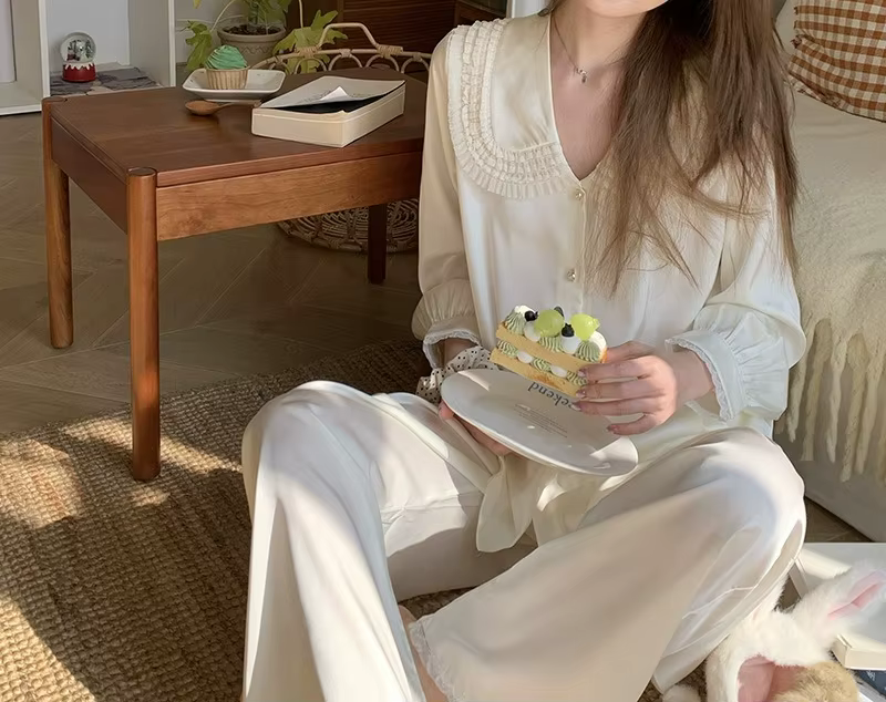 Nouvel ensemble de pyjama haut de gamme en soie glacée à manches longues pour le printemps 2026